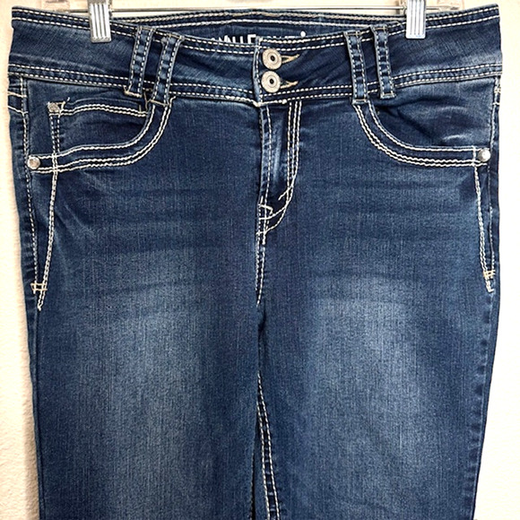 Mid Rise Y2K Heritage Curvy Fit Embroidered Bootcut Jeans Sz 11 - Picture 2 of 14